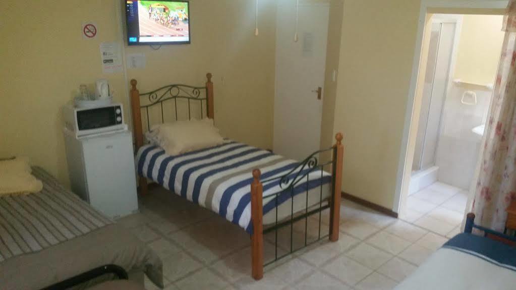 Ebenezer Guesthouse Bluewater Bay Port Elizabeth Ngoại thất bức ảnh