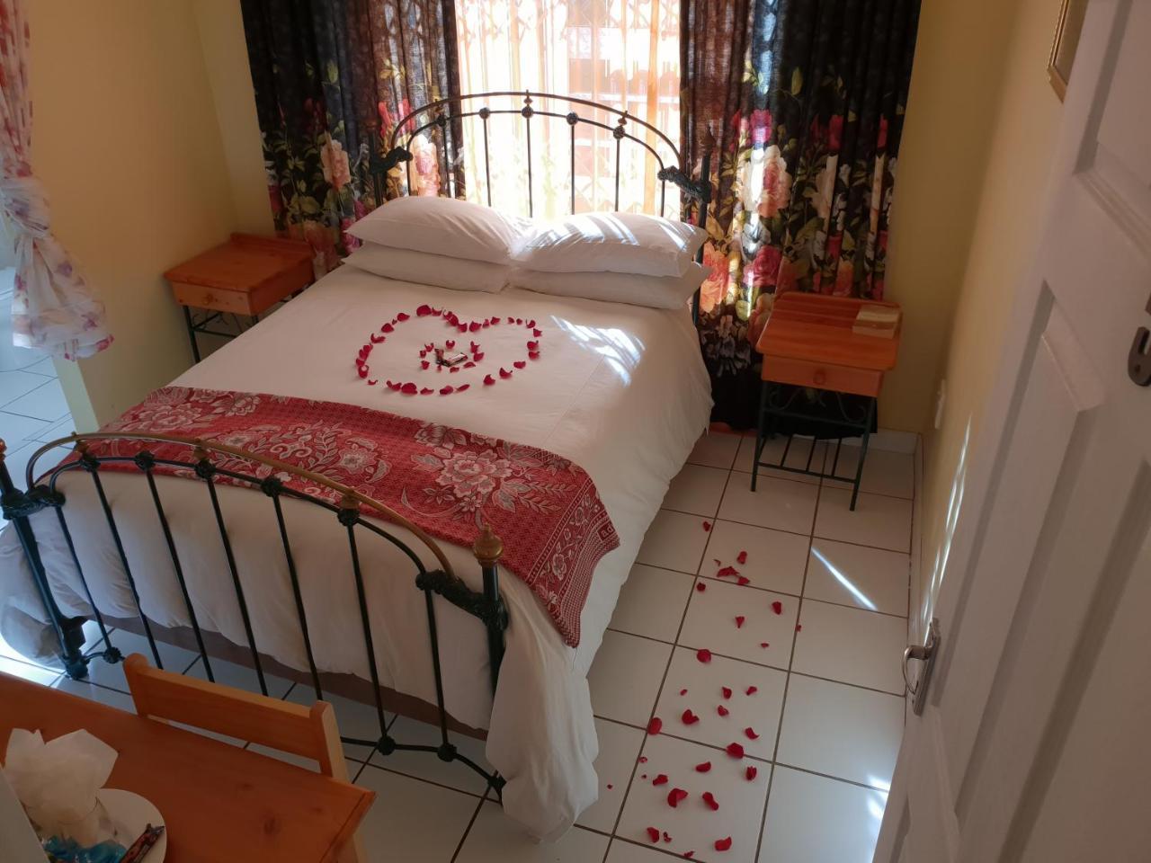 Ebenezer Guesthouse Bluewater Bay Port Elizabeth Ngoại thất bức ảnh
